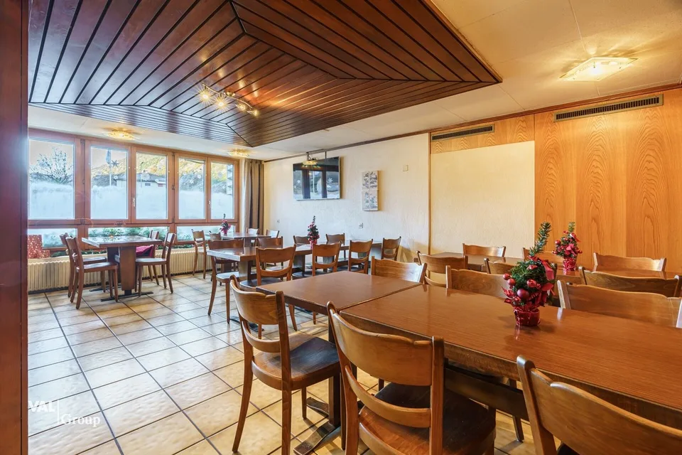 Sehr zentrales Restaurant "Sport" und darüberliegende 4.5-Zimmer-Duplexwohnung – photo 11 of 13
