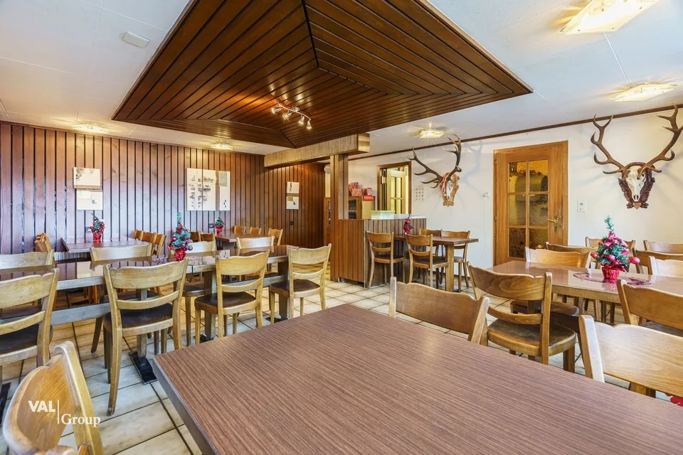 Sehr zentrales Restaurant "Sport" und darüberliegende 4.5-Zimmer-Duplexwohnung – photo 9 of 13