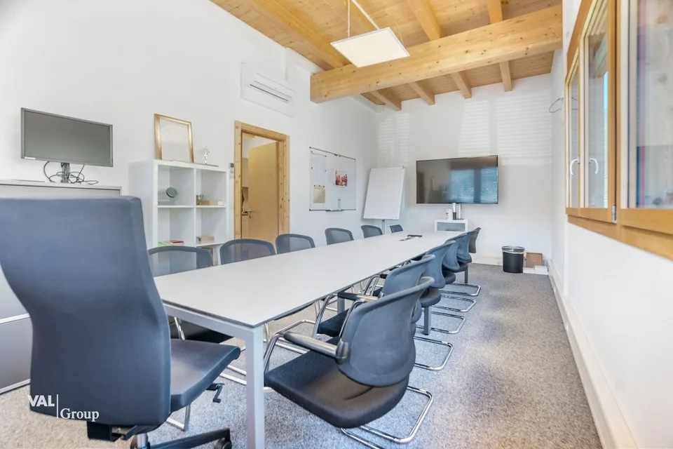 Grosszügige Gewerbehalle zur vielfältigen gewerblichen Nutzung an bester Lage