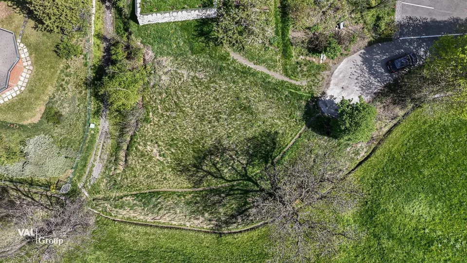 Bauland mit bewilligtem Einfamilienhaus an exklusiver, erhöhter Lage – Foto 8 von 11