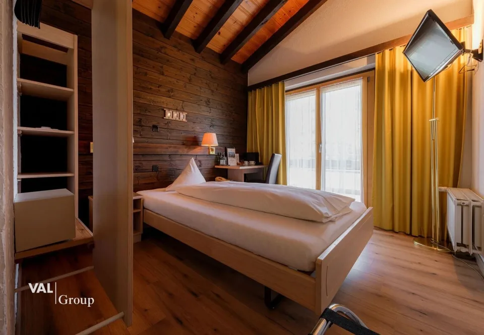Superior Hotel inkl. Entwicklungsprojekt auf insgesamt 6'000 m2 Grundstück – Foto 10 von 13
