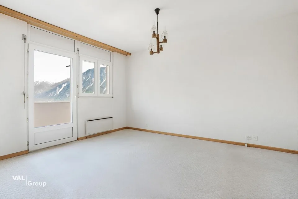 Blick auf die Gipfel und den Charme des Dorfes