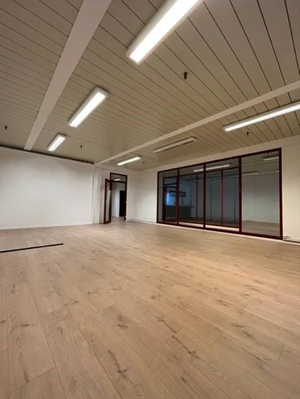 Vos nouveaux bureaux proche de l'autoroute ! – foto 7 di 11