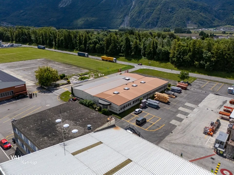 Espace administratif moderne et lumineux