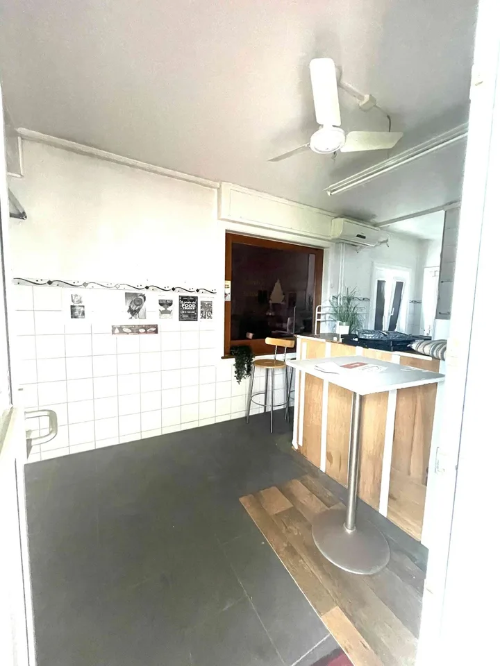 A louer cuisine professionnelle et espace de vente à l'emporter