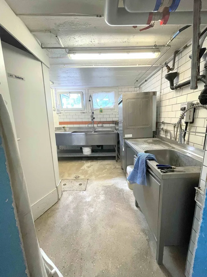 A louer cuisine professionnelle et espace de vente à l'emporter