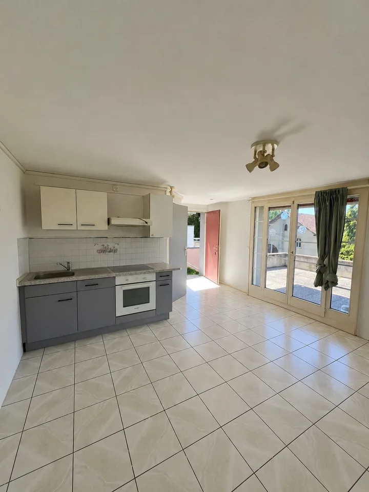 Studio avec une grande terrasse