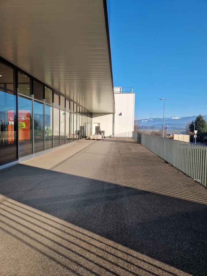 surface commerciale divisible - Modulare Gewerbefläche