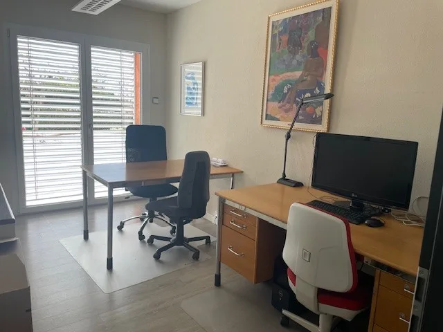 A louer 2 places de travail/bureaux