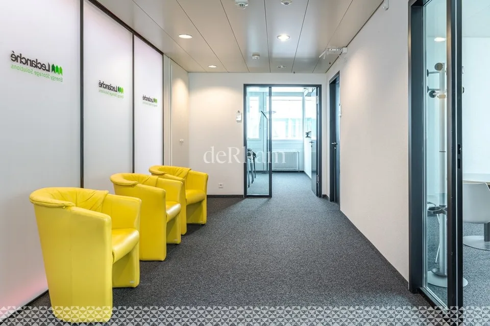 Agréables et fonctionnels bureaux de 468 m2 au coeur d'Y-PARC