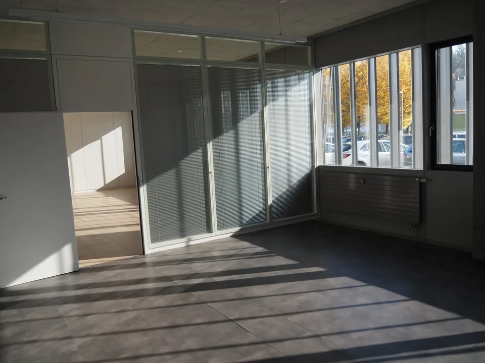 Surface administrative de 104 m2