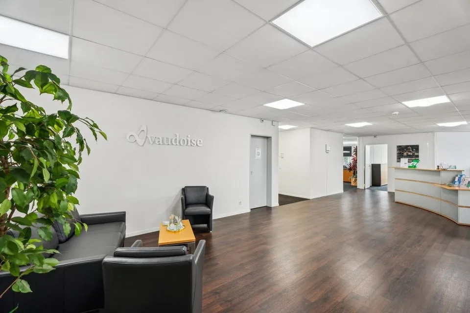 Magnifique bureaux à proximité des axes autoroutiers !