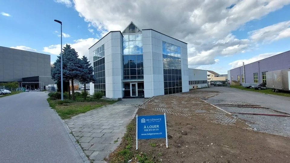 ROMONT - Local commercial