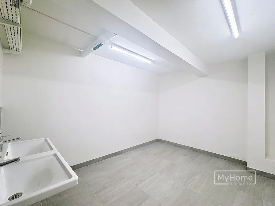 Espace professionnel à louer – 250 m2 au centre historique d’Orbe – foto 6 di 7