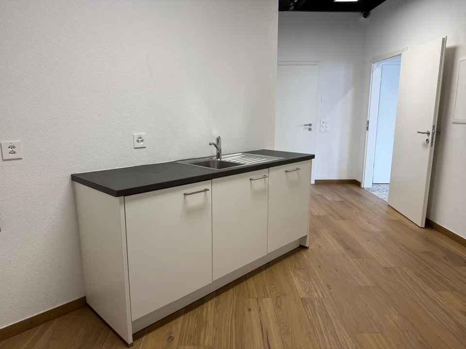 Surface commerciale d'env. 76.00 m2 à louer à Bulle – Foto 7 von 8