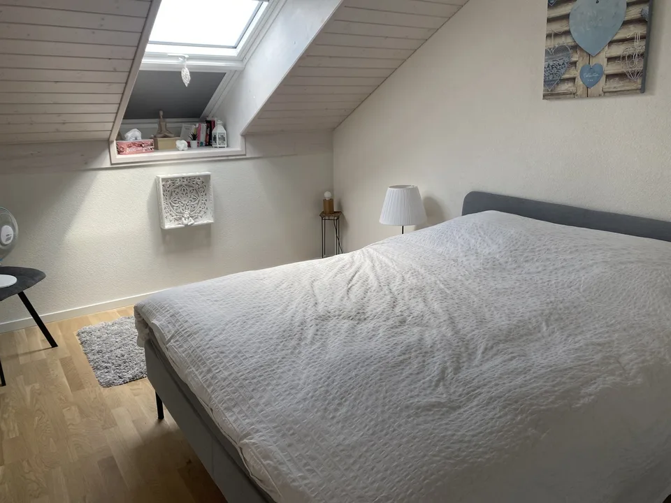 Appartement meublé dernier étage résidence récente