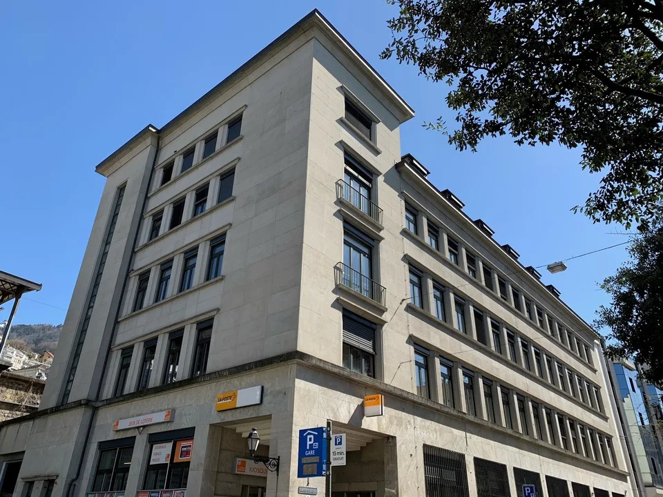Dépôt de 50 m2 au sous-sol avec ascenseur