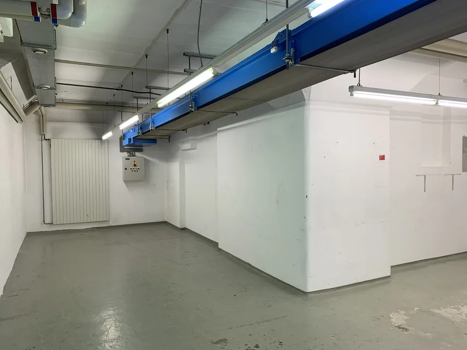 Dépôt de 50 m2 au sous-sol avec ascenseur