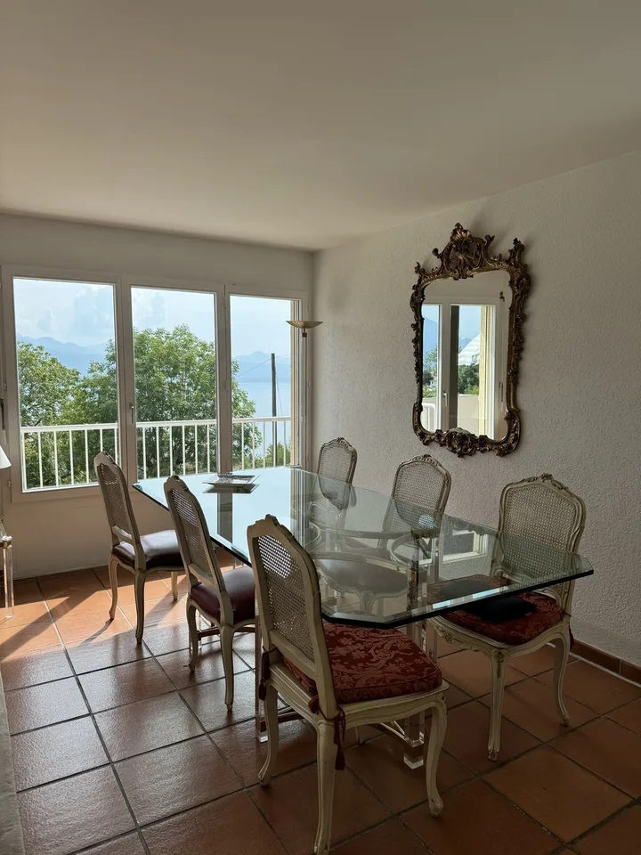 House to rent with lake view