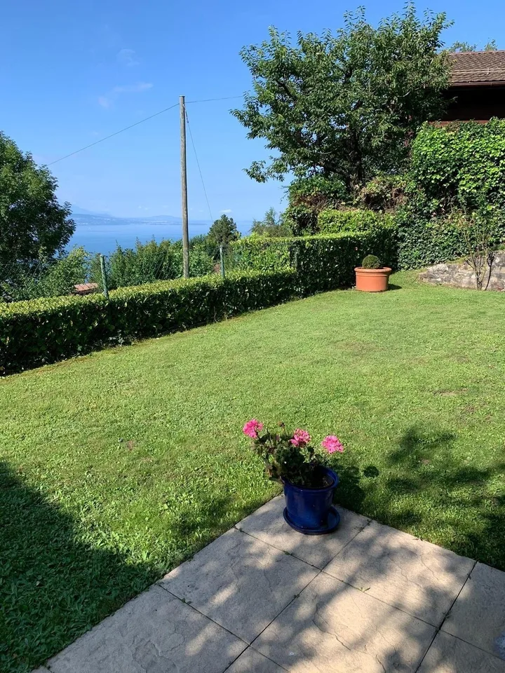 House to rent with lake view