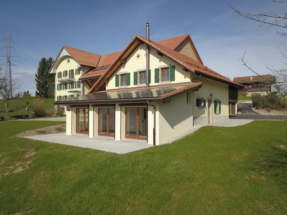 Duplex lumineux de 5.5 pièces avec vue et terrasse à Savigny