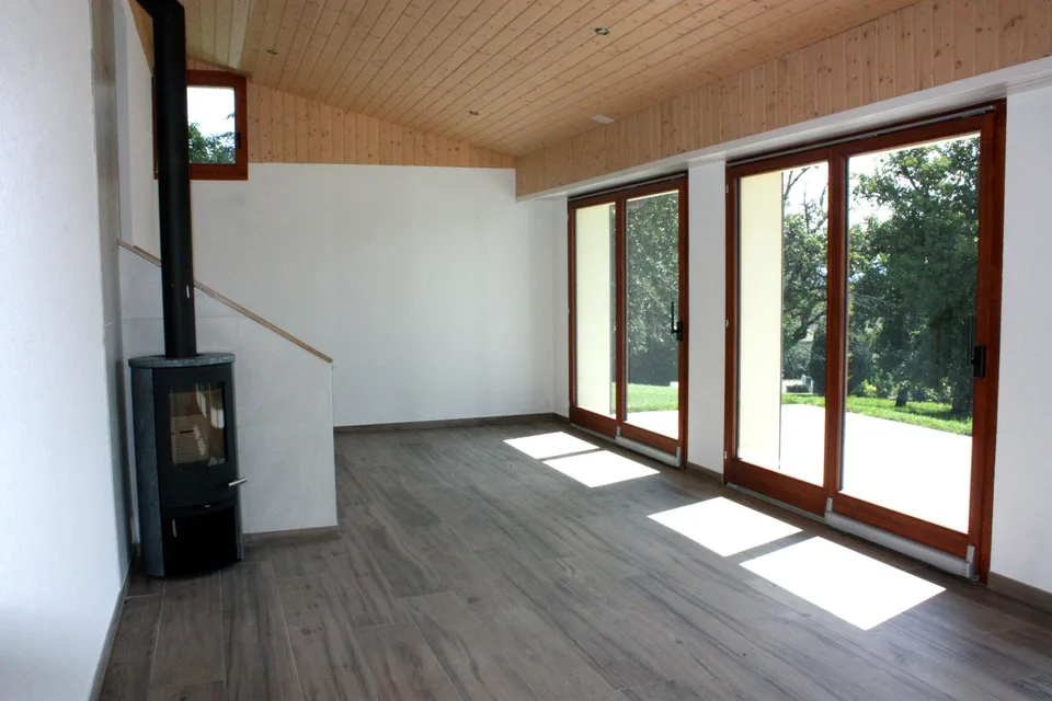 Duplex lumineux de 5.5 pièces avec vue et terrasse à Savigny