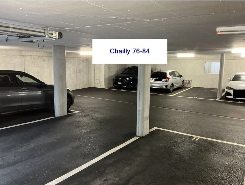 Place de parc dans 3 parking souterrain à la Route de Chailly 76-110