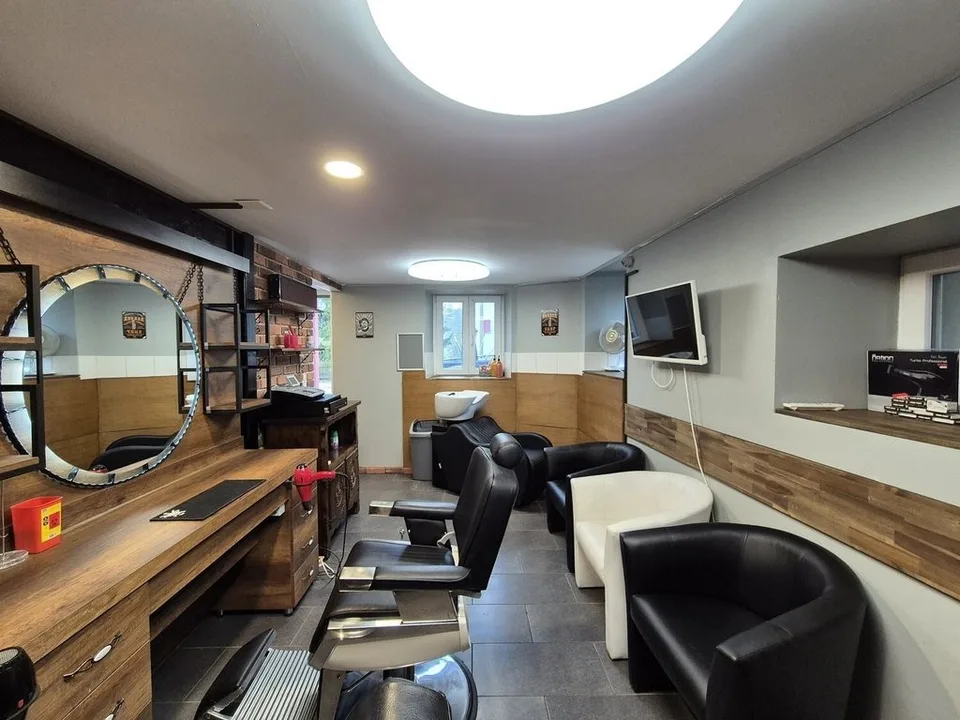 Local à CHF 1200.-/mois charges comprises