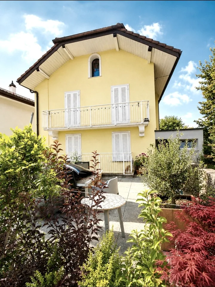 Maison de deux appartements à vendre à Crissier