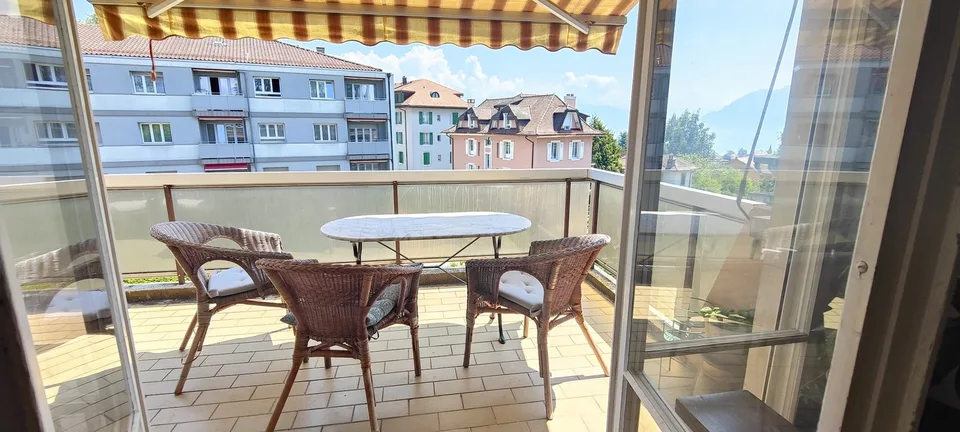 Chambre meublée, lumineuse avec vue lac, calme, proche Lausanne