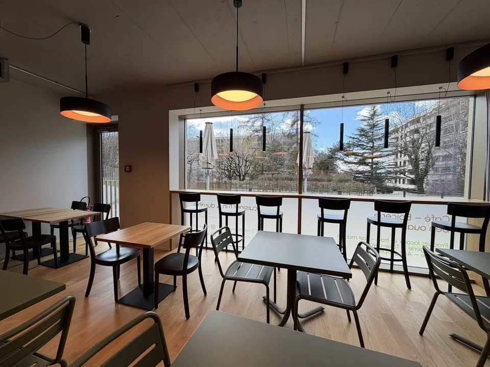 Vous rêvez d'ouvrir un café ? Surface à louer de 84.10 m2