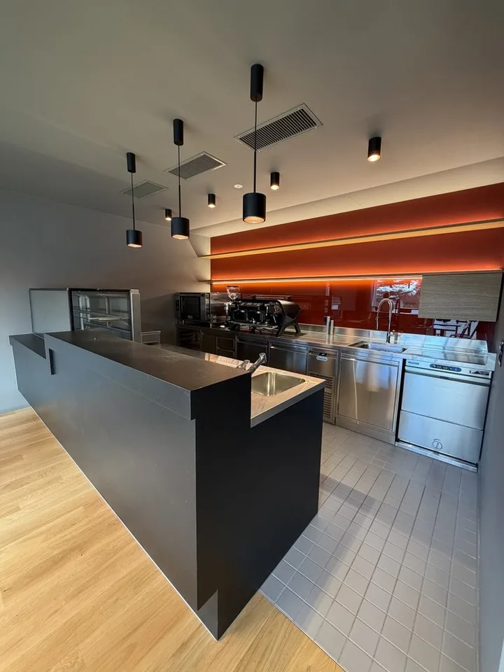 Vous rêvez d'ouvrir un café ? Surface à louer de 84.10 m2