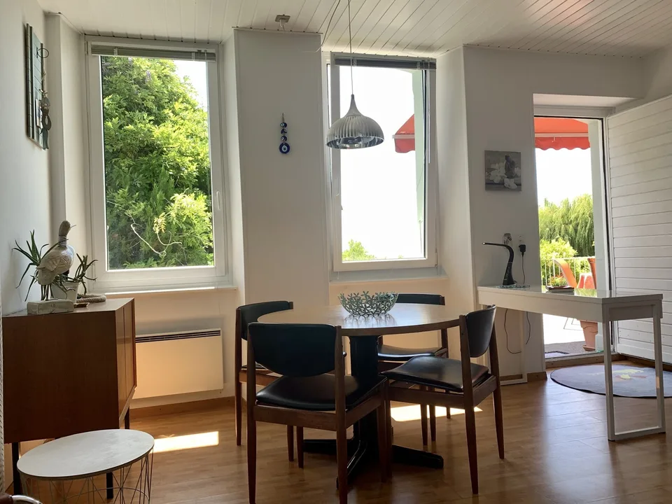 Bord du lac :Petite maison indépendante