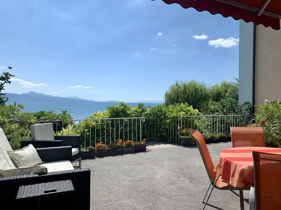 Bord du lac :Petite maison indépendante