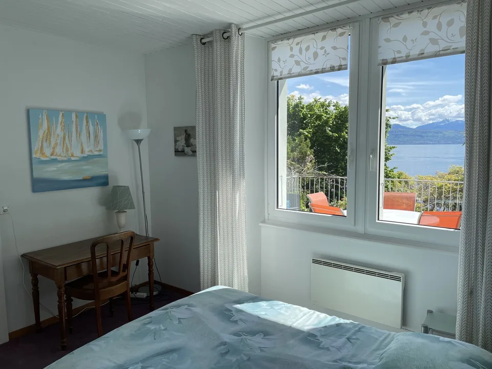 Bord du lac :Petite maison indépendante