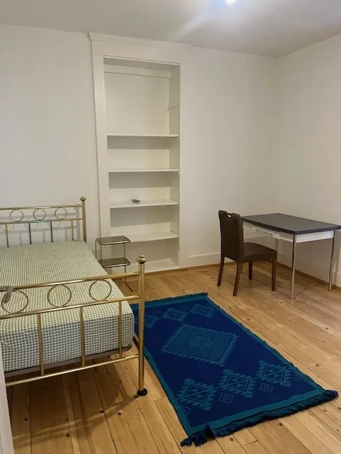 Chambre à sous-louer chez l'habitant