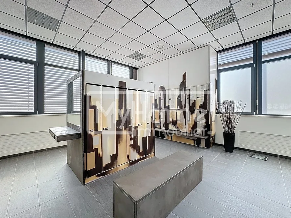 Salle de fitness de 967 m2 à Lonay entièrement équipée à louer – foto 12 di 12