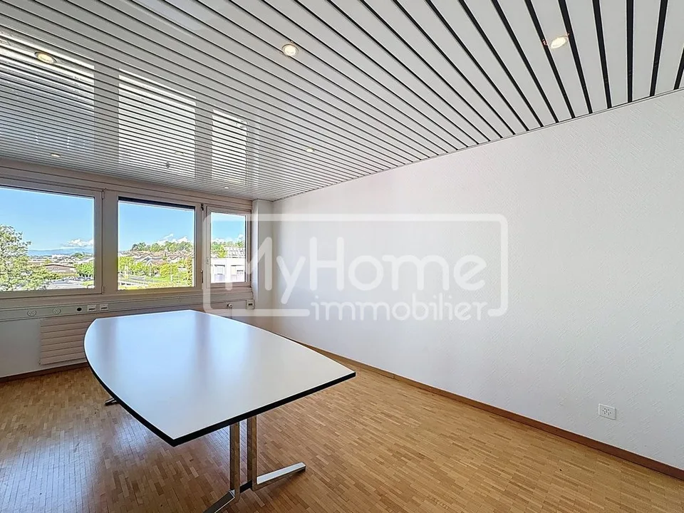 Local commercial de 104 m2 à louer