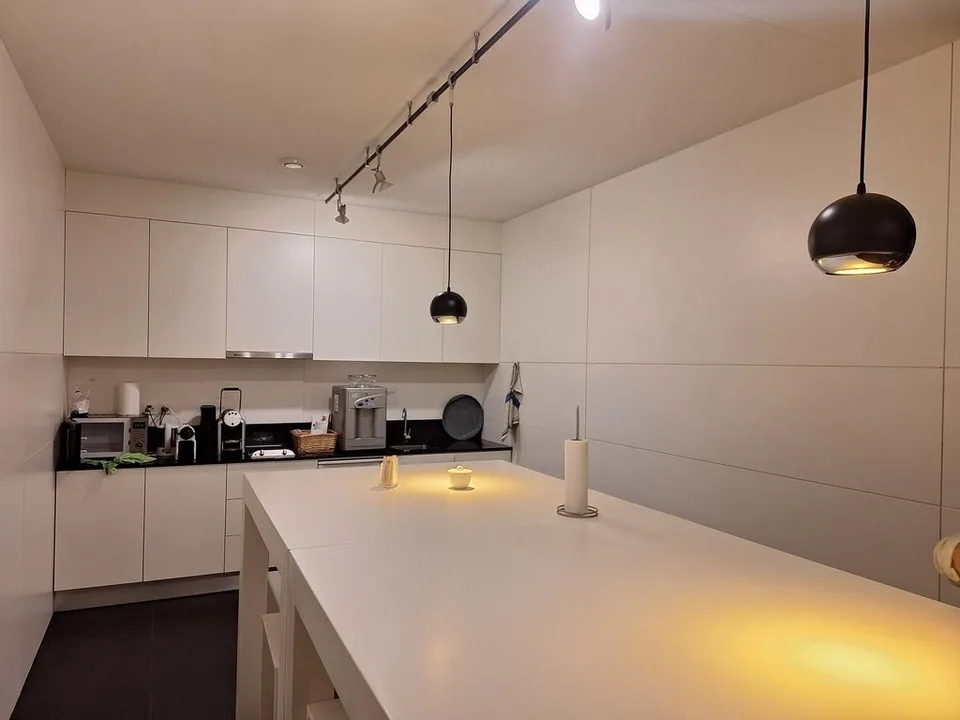 Bureaux flexibles de 505 m2 avec possibilité de dépôt – Foto 6 von 8