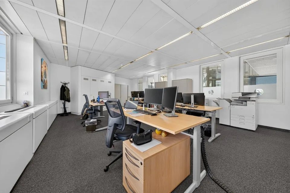 Surface administrative de 352 m2 disponible à Lausanne