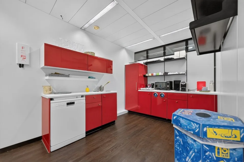 Surface administrative de 352 m2 disponible à Lausanne – Foto 8 von 9