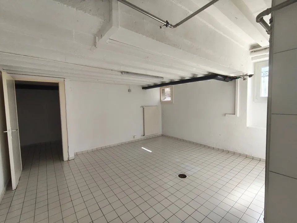 Grand local polyvalent idéalement situé au centre de Lausanne