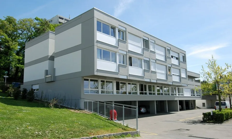 Place de parc extérieure à louer