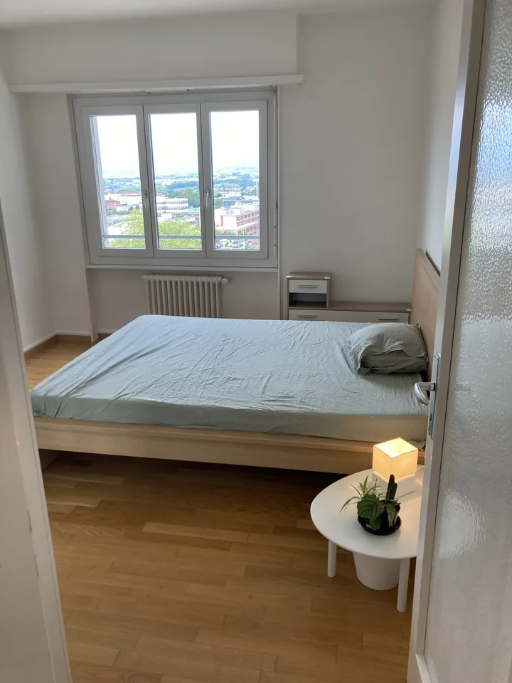 Chambre disponible avec vu magnifique dans un appartement 3 Pieces