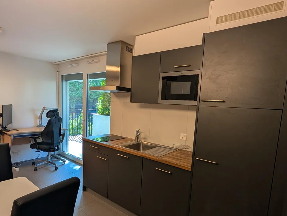 Studio lumineux à Renens, proche des transports
