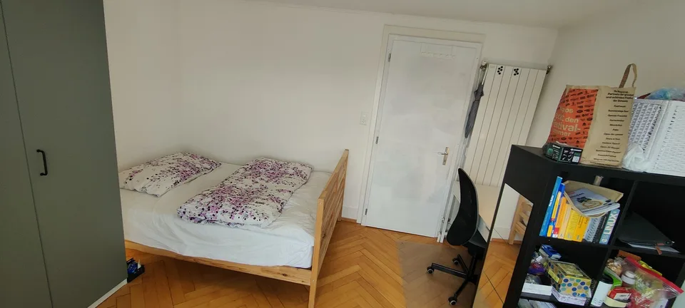 Chambre meublée lumineuse avec balcon / Bright furnished room with balcony