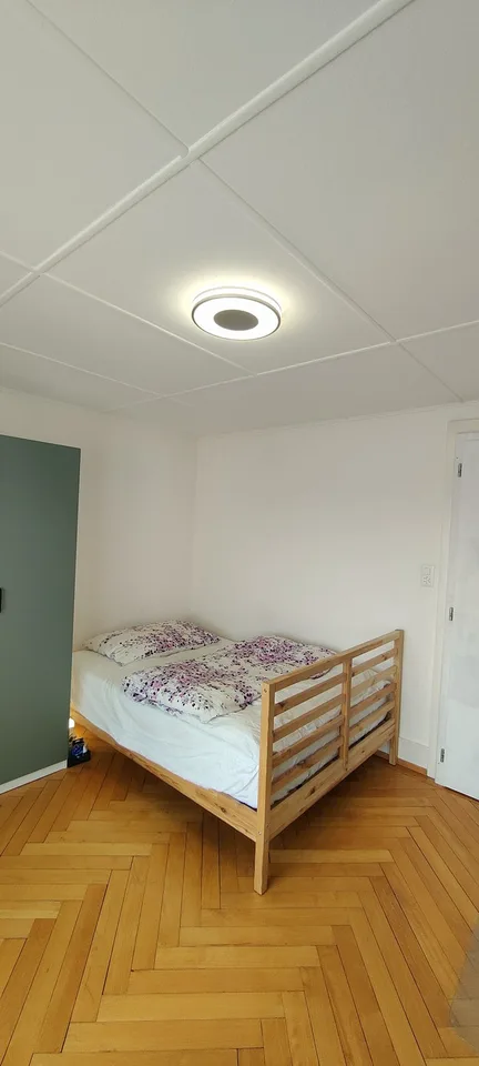 Chambre meublée lumineuse avec balcon / Bright furnished room with balcony