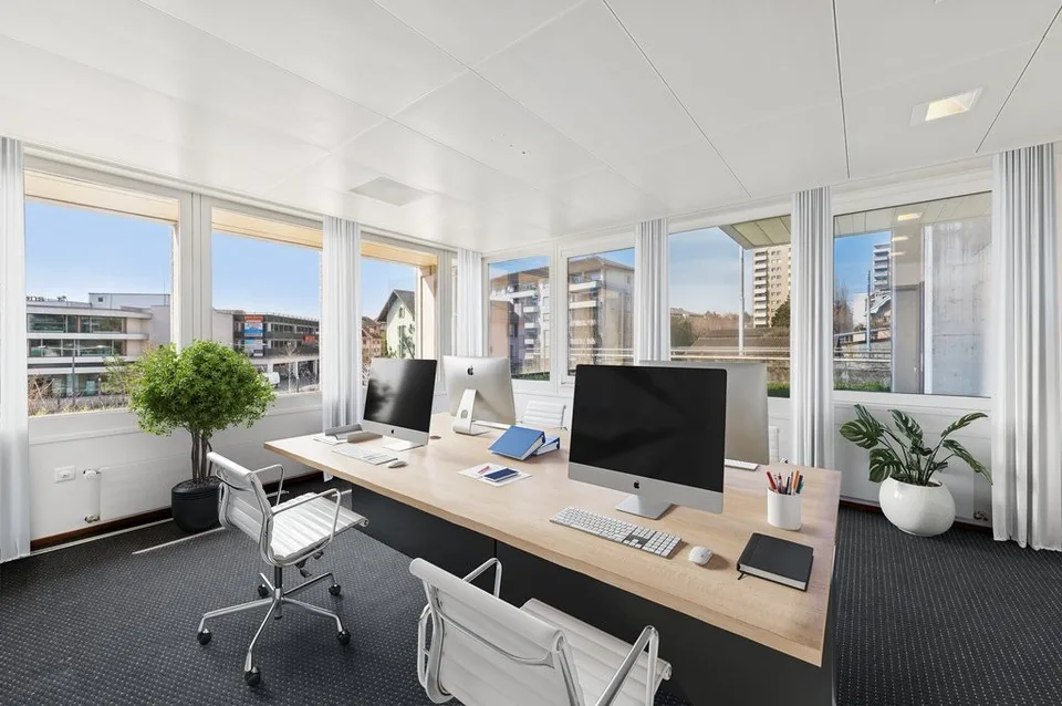 Bureaux idéalement situés au centre-ville de Renens