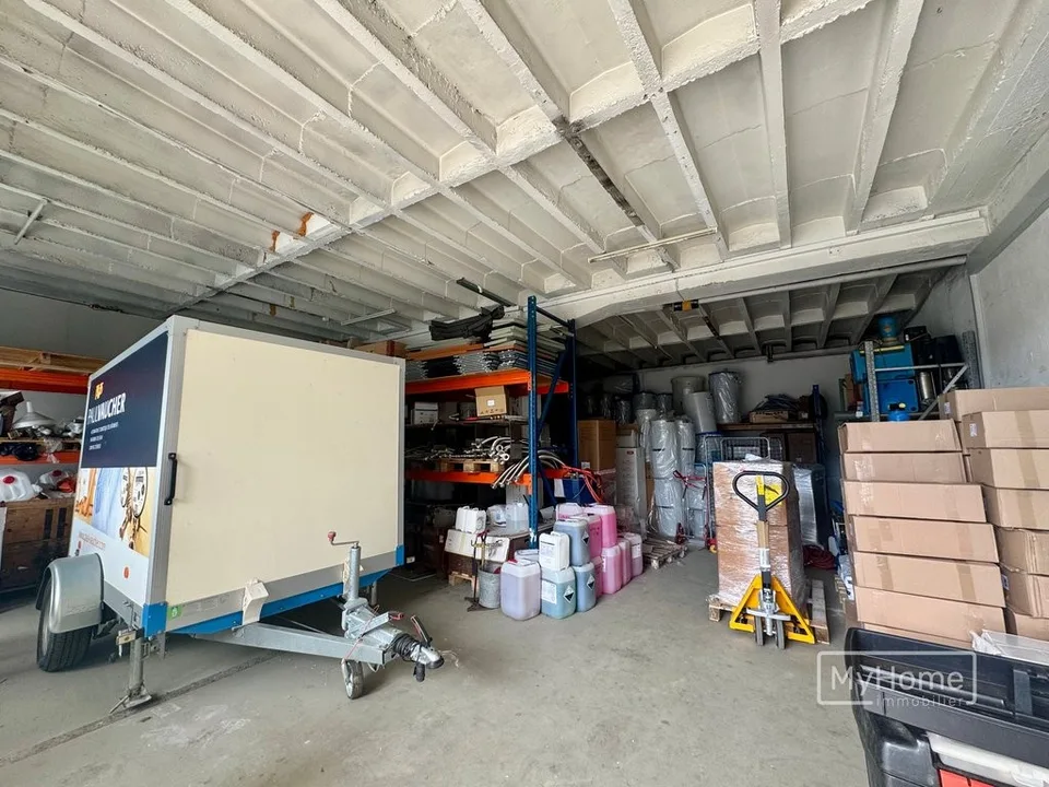 Dépôt de 101 m2 à louer - Accès aisé, idéal pour du stockage