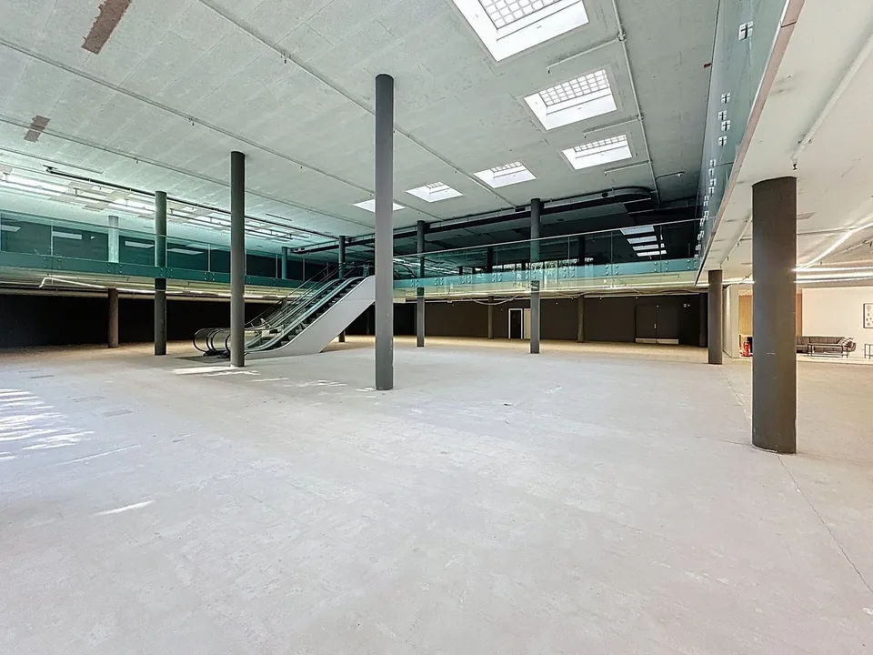 Surface unique de 2'500 m², divisible, au centre de Lausanne